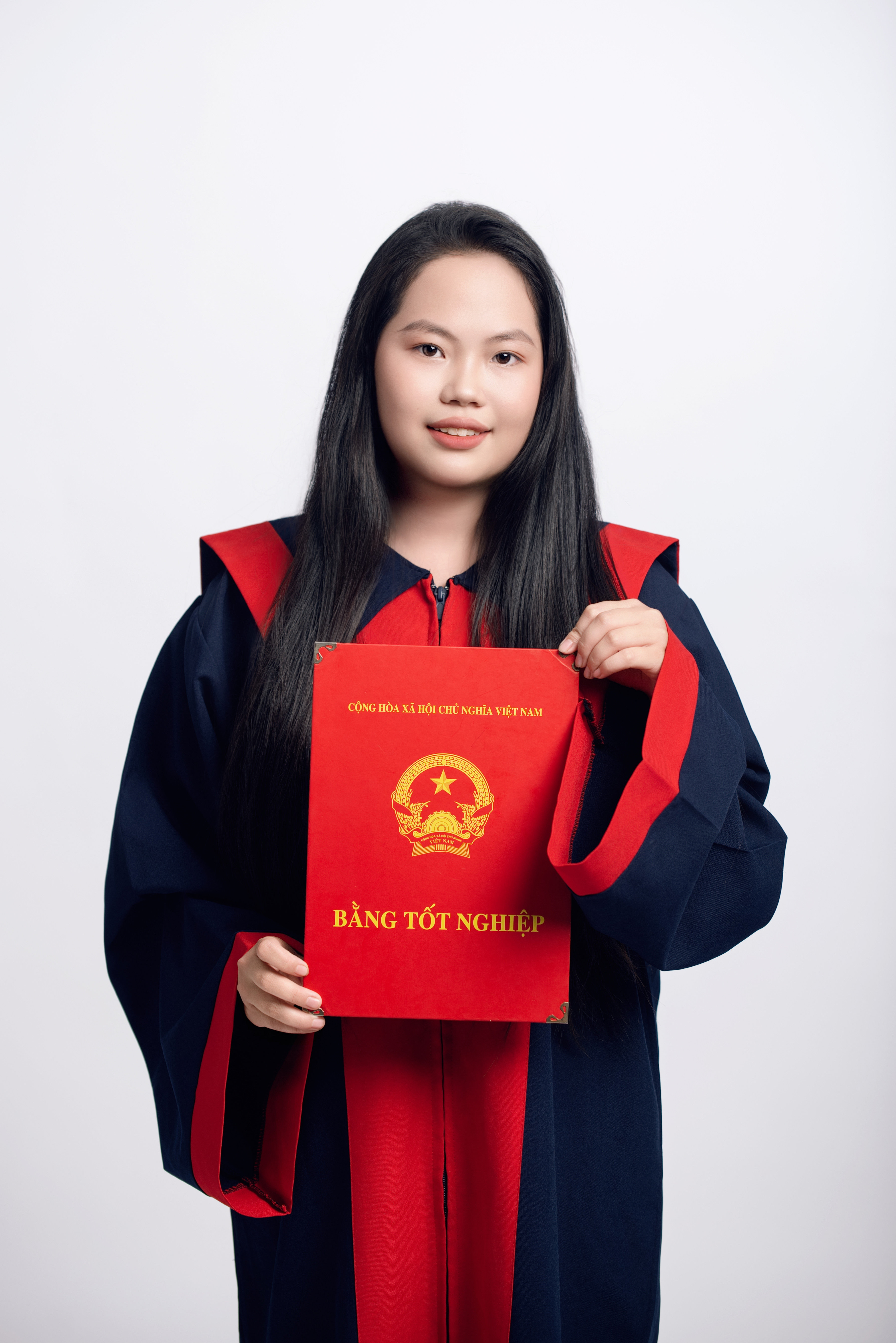 Chụp ảnh cử nhân tốt nghiệp studio - Buôn Ma Thuột - Đắk Lak - Hồ Chí Minh - Sai Gon