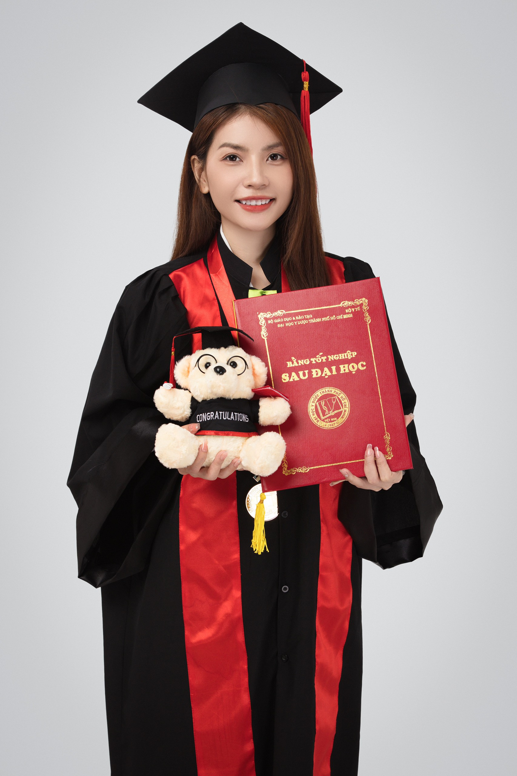 Chụp ảnh cử nhân tốt nghiệp studio - Buôn Ma Thuột - Đắk Lak - Hồ Chí Minh - Sai Gon